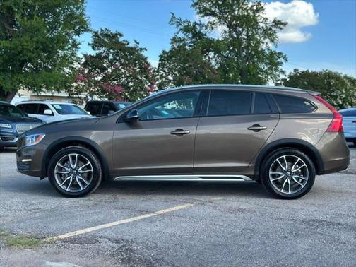 2018 Volvo V60 Cross Country T5
