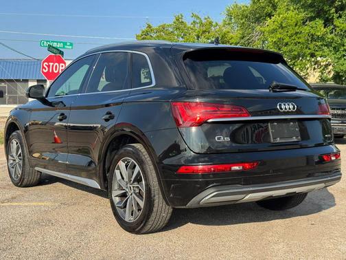 Mythos Black Metallic 2021 Audi Q5 45 Premium Plus