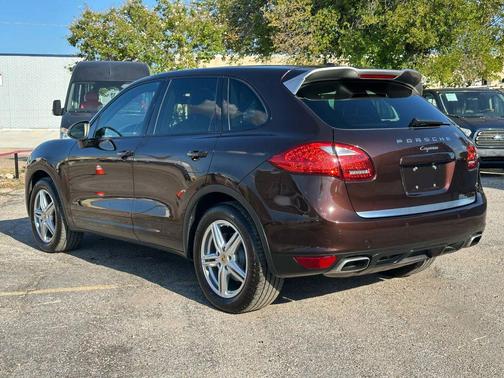 2014 Porsche Cayenne Platinum Edition
