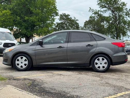 Magnetic Metallic 2018 Ford Focus SE