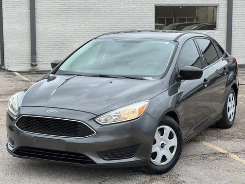 Magnetic Metallic 2018 Ford Focus SE