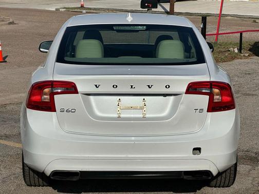2015 Volvo S60 T5 Premier Plus