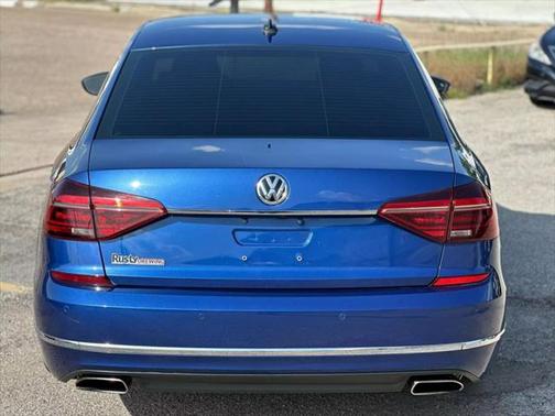 2017 Volkswagen Passat V6 SEL Premium