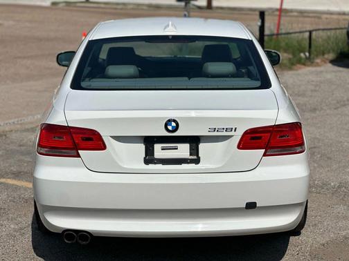 2010 BMW 328 328i Coupe 2D