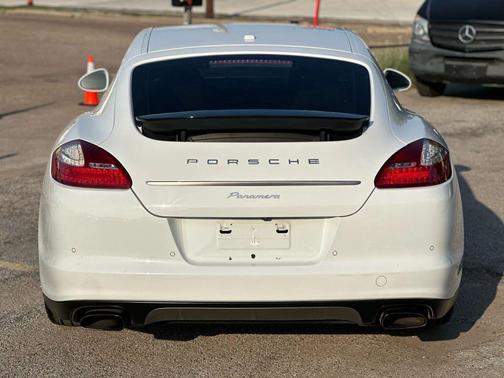 2013 Porsche Panamera 4