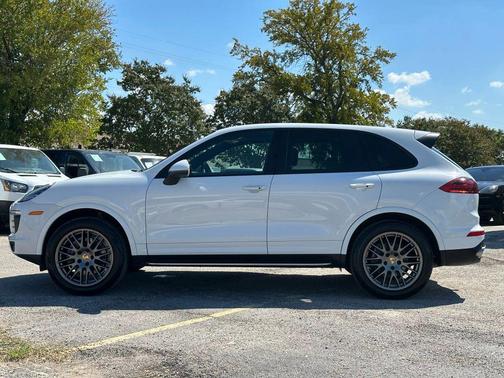 2017 Porsche Cayenne Platinum Edition