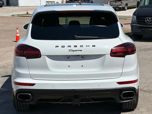 2017 Porsche Cayenne Platinum Edition