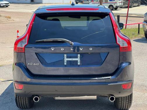 Caspian Blue Metallic 2013 Volvo XC60 3.2 Platinum
