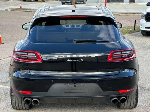 2016 Porsche Macan S