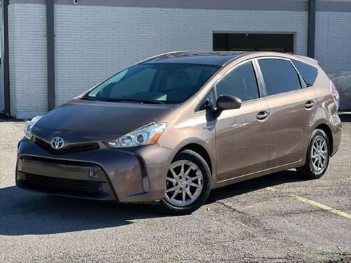 2015 Toyota Prius v Five