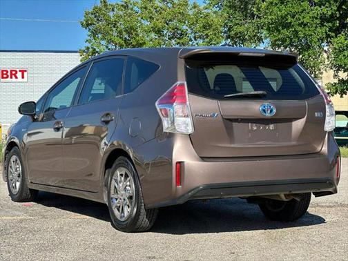 2015 Toyota Prius v Five
