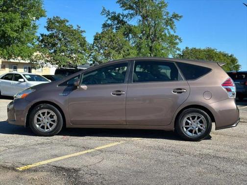 2015 Toyota Prius v Five