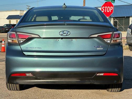 2016 Hyundai SONATA Hybrid Limited
