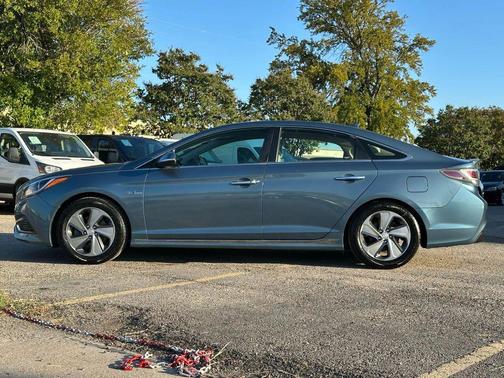 2016 Hyundai SONATA Hybrid Limited