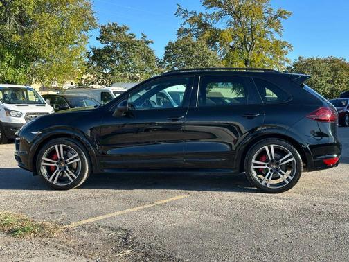 2014 Porsche Cayenne GTS