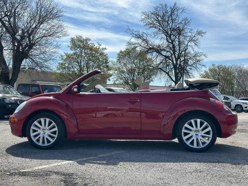 2009 Volkswagen New Beetle S