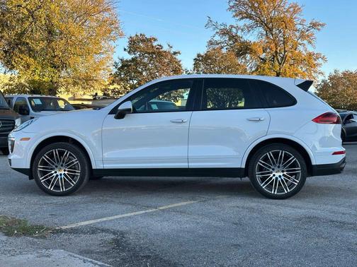 2017 Porsche Cayenne Platinum Edition