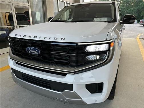 OXFORD WHITE 2025 Ford Expedition PLATINUM
