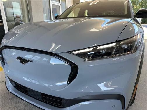 2024 Ford Mustang Mach-E PREMIUM