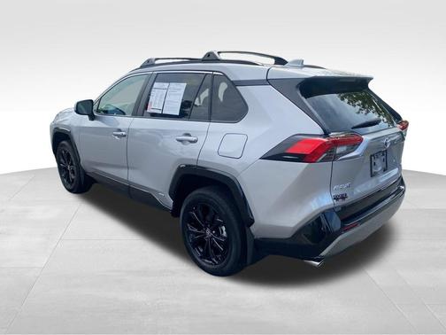 2023 Toyota RAV4 Hybrid SE