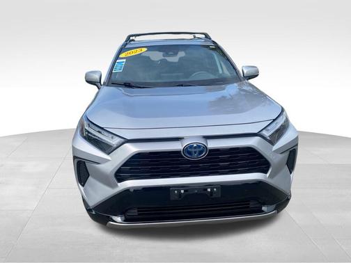 2023 Toyota RAV4 Hybrid SE