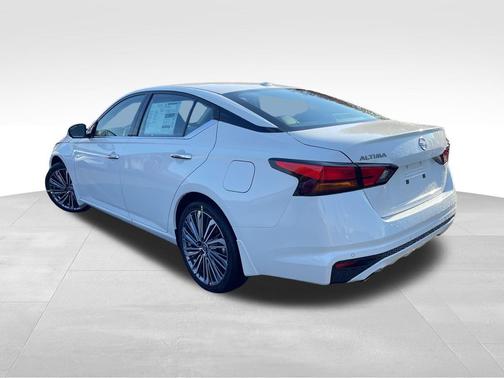 2025 Nissan Altima 2.5 SL