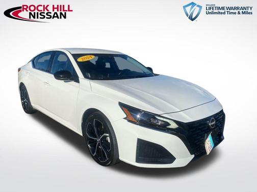 2024 Nissan Altima SR FWD
