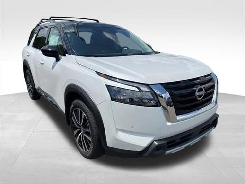 2025 Nissan Pathfinder Platinum FWD