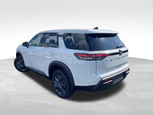 2025 Nissan Pathfinder S FWD