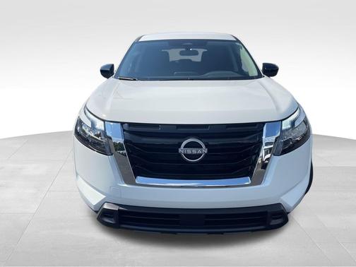 2025 Nissan Pathfinder S FWD