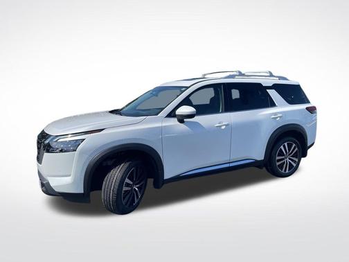 2025 Nissan Pathfinder Platinum FWD
