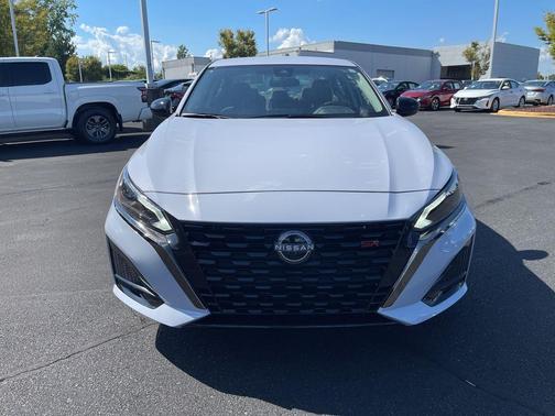 2025 Nissan Altima SR FWD