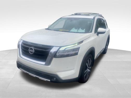 2023 Nissan Pathfinder Platinum 4WD