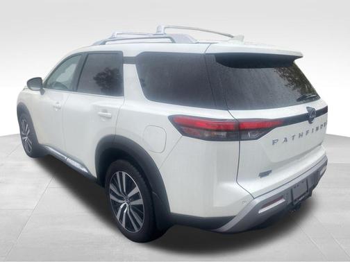 2023 Nissan Pathfinder Platinum 4WD