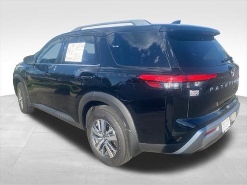 2024 Nissan Pathfinder SL FWD