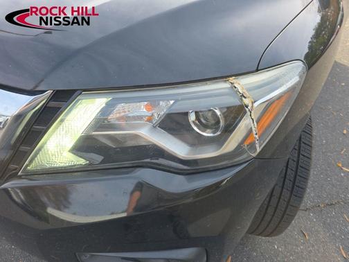 2018 Nissan Pathfinder S