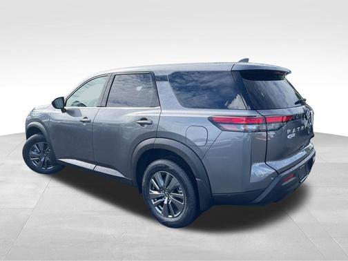 2025 Nissan Pathfinder S FWD