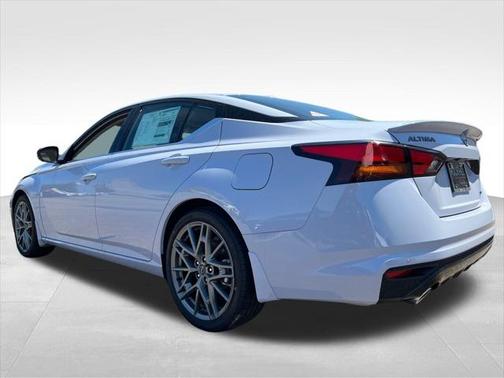 2024 Nissan Altima SR VC-Turbo FWD