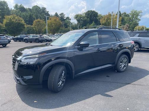 2025 Nissan Pathfinder SV FWD