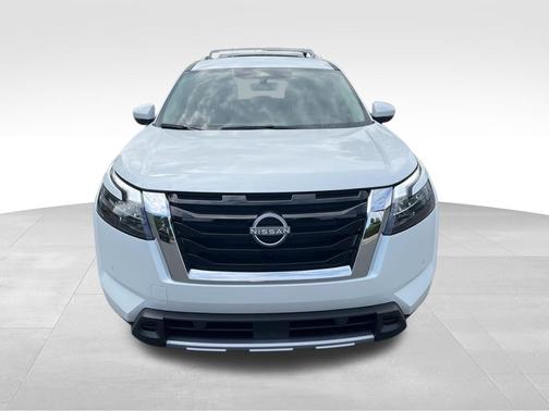 2025 Nissan Pathfinder SL FWD