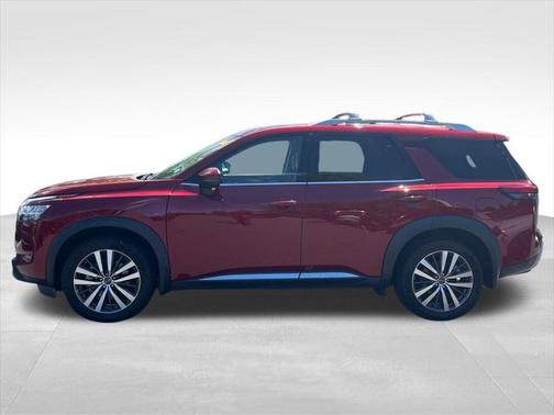 2022 Nissan Pathfinder Platinum 4WD