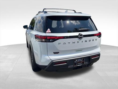 2025 Nissan Pathfinder SV FWD