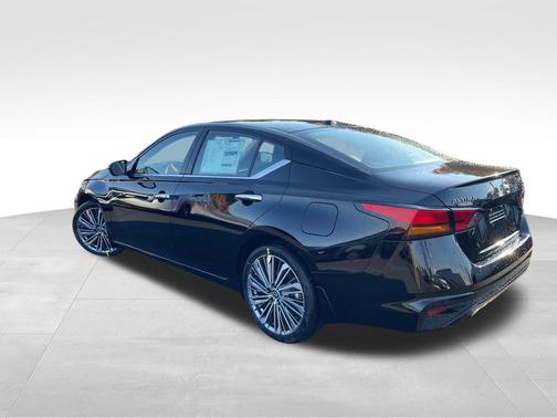 2025 Nissan Altima 2.5 SL