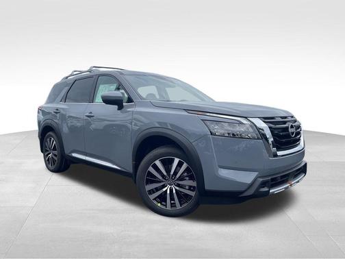 2025 Nissan Pathfinder Platinum FWD