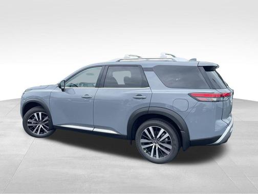 2025 Nissan Pathfinder Platinum FWD
