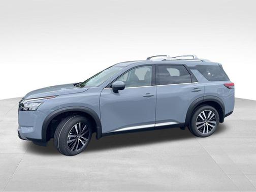 2025 Nissan Pathfinder Platinum FWD