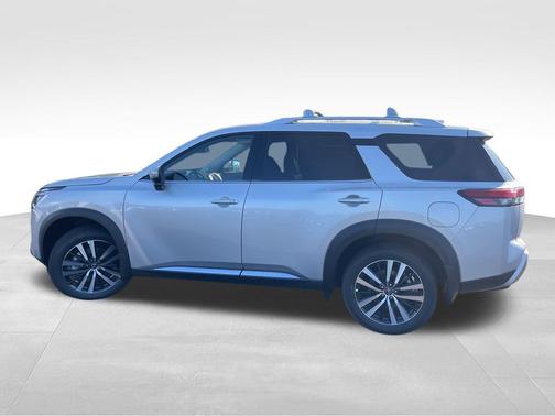2025 Nissan Pathfinder Platinum FWD