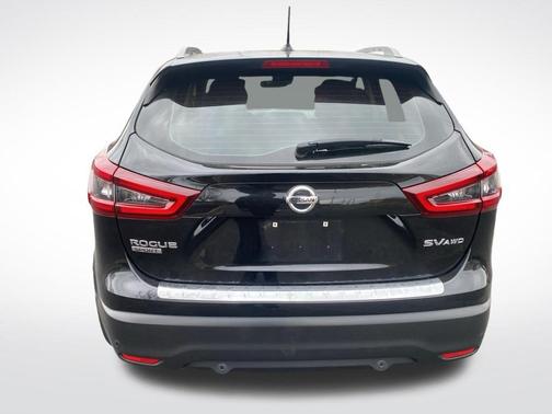 2022 Nissan Rogue Sport SV