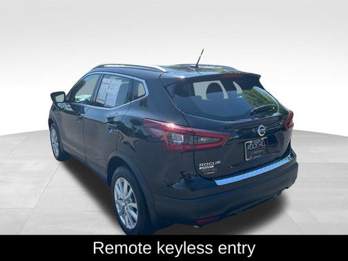 2022 Nissan Rogue Sport SV