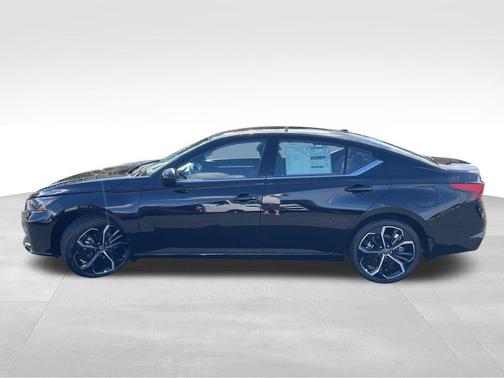 2025 Nissan Altima SR FWD